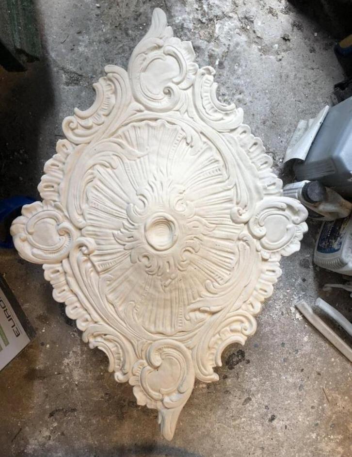 nr2) ornament zit wat stof in het gips en wat luchtbelletjes, Huis en Inrichting, Lampen | Kroonluchters, Zo goed als nieuw, Glas