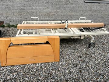 Hoog laag electrisch bed beschikbaar voor biedingen