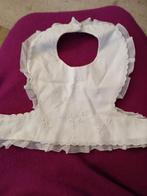 Set van Antiek Slabbetje  EN kruikenzak met Borduursel - Wit, Ophalen of Verzenden, Jongetje of Meisje