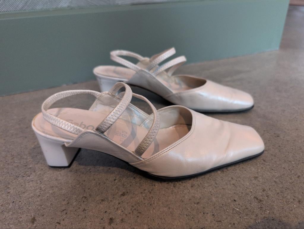 Parelmoer witte trouwschoenen - pumps. Gabor 39/5,5, Pumps, Wit, Gabor, Ophalen of Verzenden