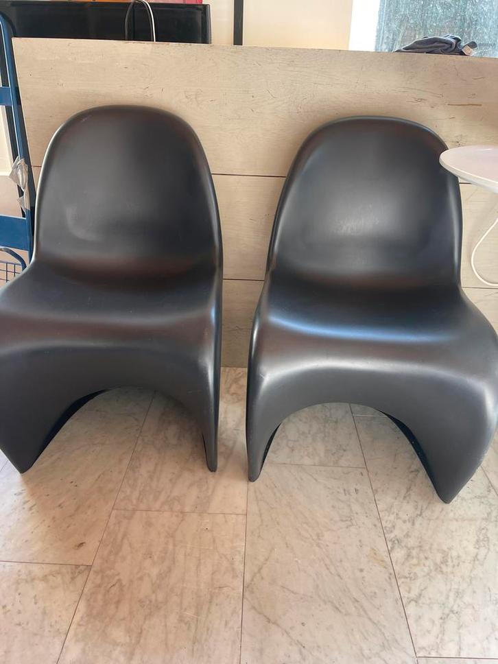 2 Panton chairs  van Vitra zwart perstuk €199,00, Huis en Inrichting, Stoelen, Zwart, Ophalen of Verzenden