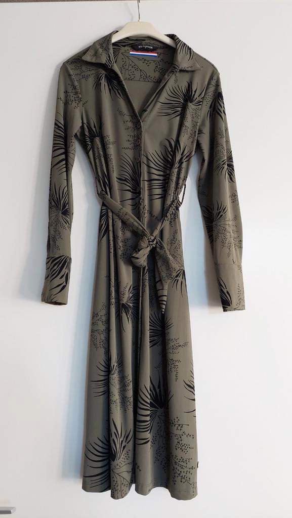 Legerkleurig groene jurk bladeren My Pashion maat S, Kleding | Dames, Jurken, Zo goed als nieuw, Maat 36 (S), Groen, Onder de knie