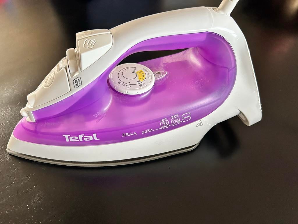 Tefal strijkijzer - Zo goed als nieuw!, Witgoed en Apparatuur, Strijkijzers en Strijkplanken, Ophalen, Zo goed als nieuw, Strijkijzer met snoer