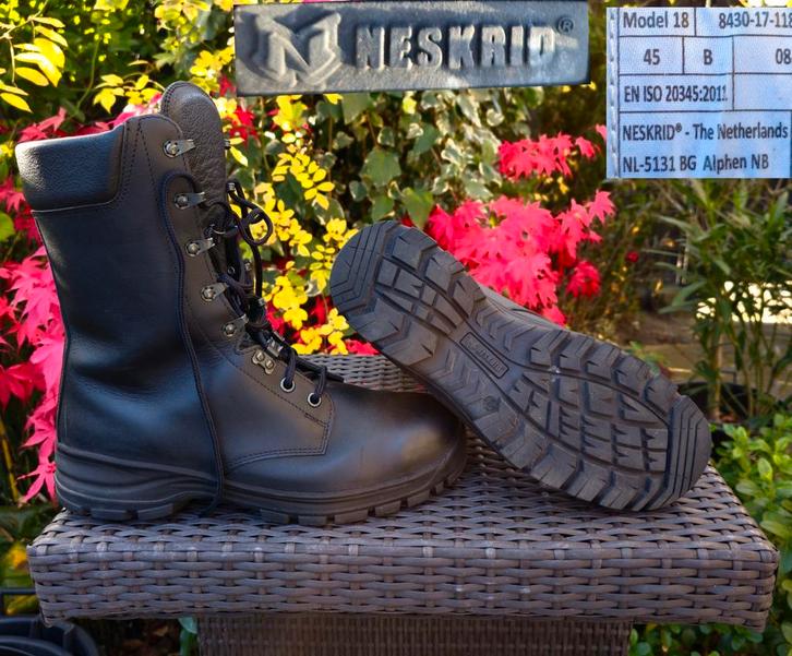 Stevige leren defensie/ wandelschoenen maat 45, Kleding | Heren, Schoenen, Zo goed als nieuw, Wandelschoenen of Bergschoenen, Zwart