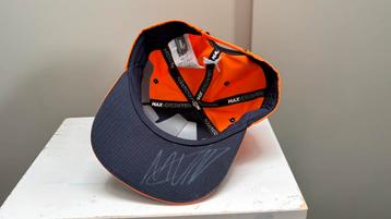 Max verstappen pet gesigneerd beschikbaar voor biedingen