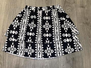 dames boho zwart wit print skater ruffle layer rok mt M beschikbaar voor biedingen
