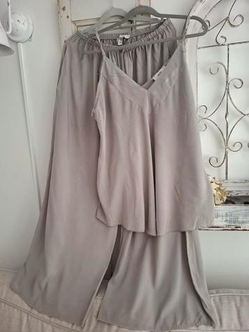 Made with love, 2 delige set. All size. beschikbaar voor biedingen