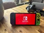 Nintendo Switch OLED Neon incl controllers & spel, Spelcomputers en Games, Spelcomputers | Nintendo Switch, Met games, Met 2 controllers