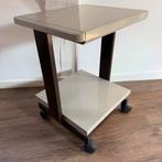 Vintage bijzettafel op wieltjes, Minder dan 55 cm, Metaal of Aluminium, Vierkant, Zo goed als nieuw