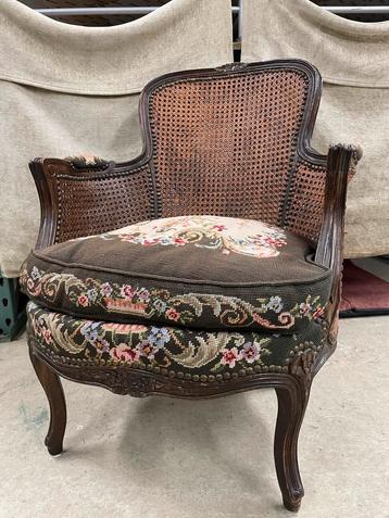 Louis XV dames fauteuiltje beschikbaar voor biedingen