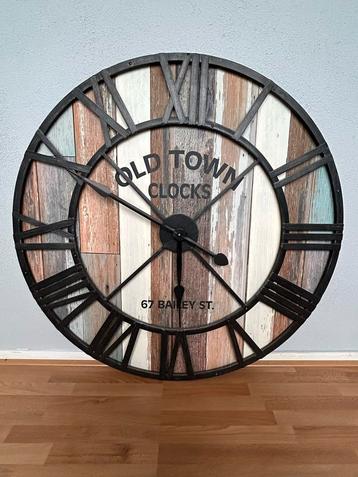 Grote Houten Wandklok - 90cm Diameter beschikbaar voor biedingen