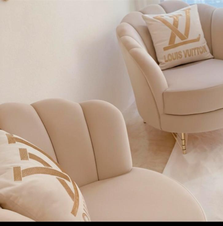 4 Nieuwe Crème Velvet Stoelen - Winkelgarantie, Huis en Inrichting, Banken | Bankstellen, Nieuw, Minder dan 75 cm, Stof, Ophalen