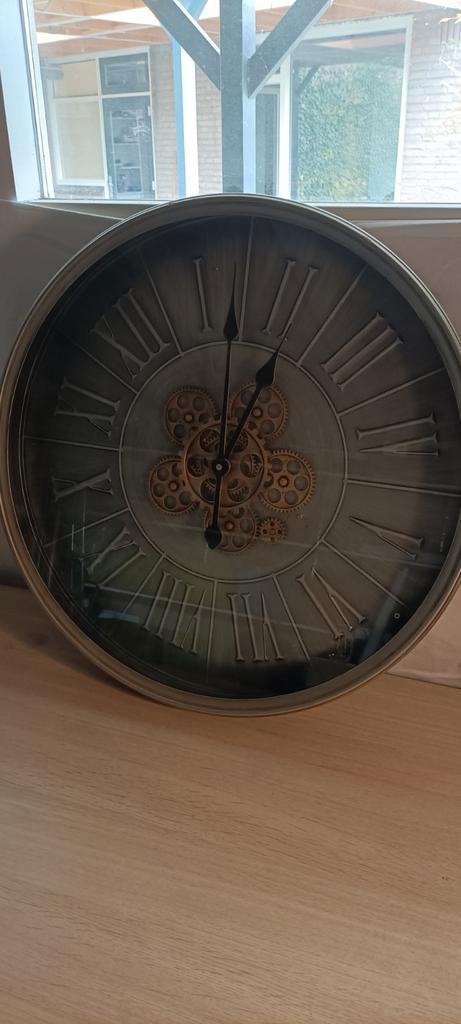 Industriële Wandklok met Tandwielen, Huis en Inrichting, Woonaccessoires | Klokken, Zo goed als nieuw, Wandklok, Analoog, Ophalen