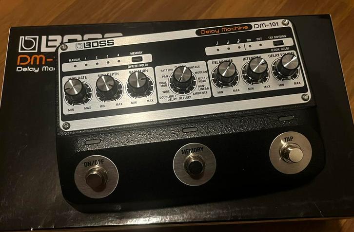 Boss Analog Delay Machine DM-101, Muziek en Instrumenten, Effecten, Zo goed als nieuw, Delay of Echo, Reverb, Ophalen of Verzenden