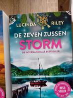 2x Lucinda Riley: Storm en Zon., Boeken, Lucinda Riley, Ophalen of Verzenden, Zo goed als nieuw