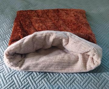 Slaapzak/ mand voor de hond. beschikbaar voor biedingen