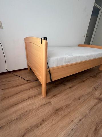 Seniorenbed  200x90x55 beschikbaar voor biedingen