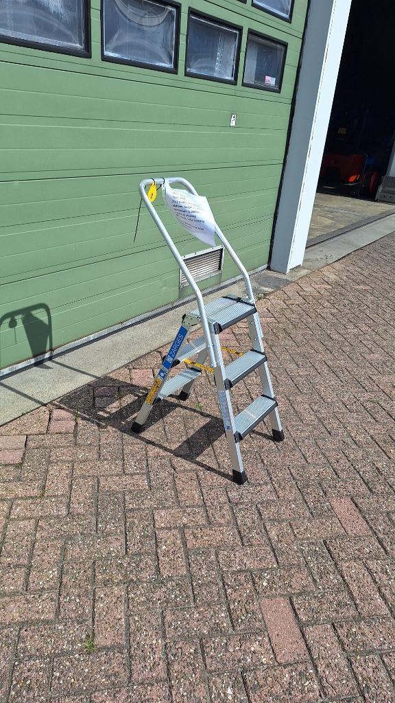 Bordestrap trap huishoudtrap Merk: Zarges 2 x3 treden, Doe-het-zelf en Verbouw, Ladders en Trappen, Nieuw, Trap, Minder dan 2 meter