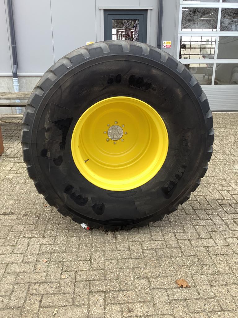 Gazon banden 750/60R30.5 op John-Deere velg, Ophalen
