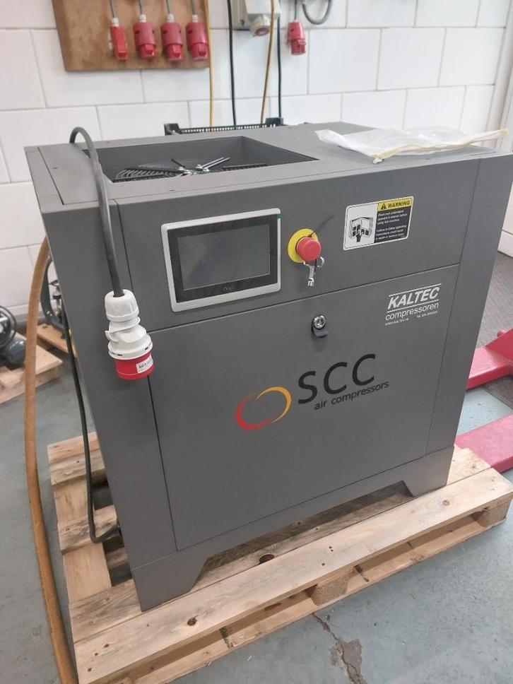 SCC BASE VSD Schroefcompressor 7,5kW Freq. geregeld, Doe-het-zelf en Verbouw, Compressors, Nieuw, 6 tot 10 bar, 100 liter of meer