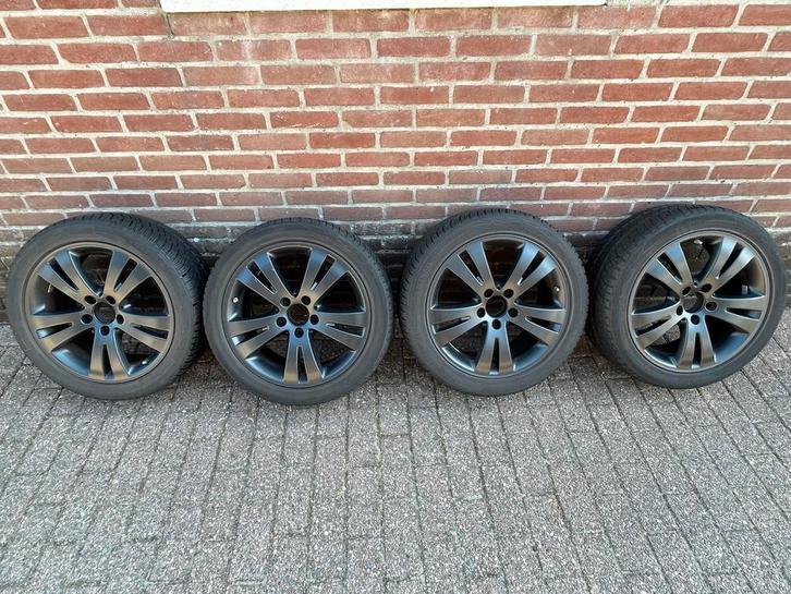 Mercedes A-klasse 17 inch velgen met winterbanden, Auto-onderdelen, Banden en Velgen, Banden en Velgen, Winterbanden, 17 inch