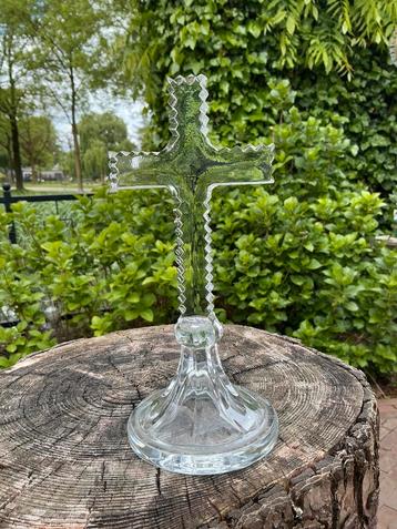 Religie ❤️ mooi glazen kruisbeeld crucifix beschikbaar voor biedingen