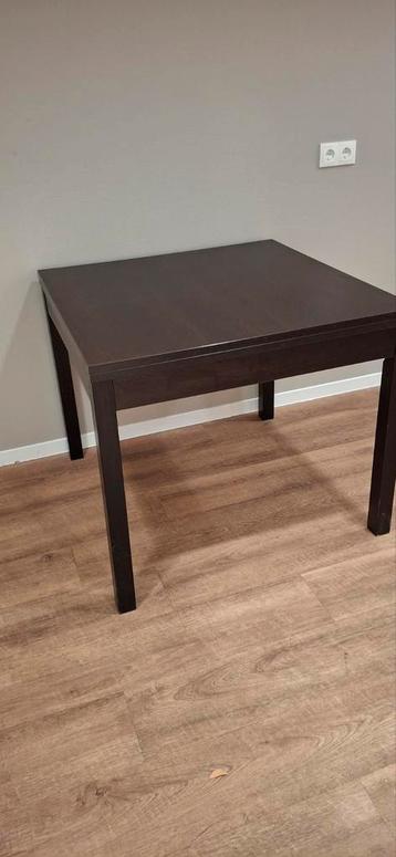 Uitklapbare stevige tafel. 