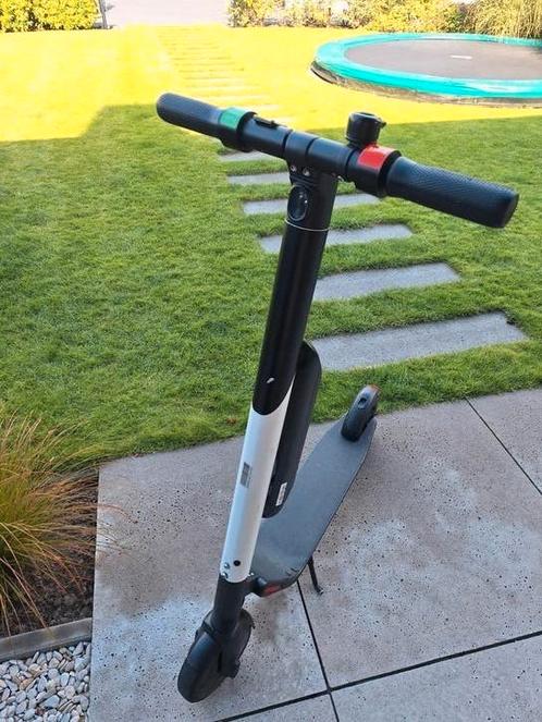 Segway ninebot ES4 SN Extra grote accu, Fietsen en Brommers, Steps, Zo goed als nieuw, Elektrische step (E-scooter), Ophalen