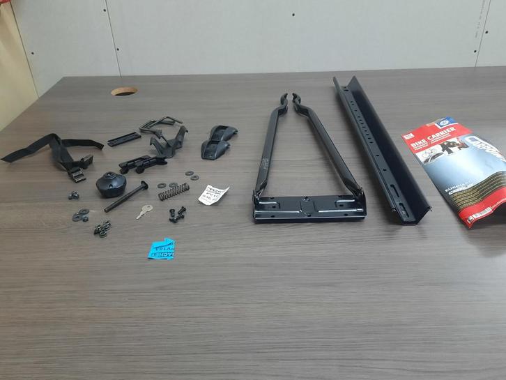 Carpoint Fietsdrager -dakmontage - universeel - afsluitbaar, Auto diversen, Dakdragers, Nieuw, Ophalen of Verzenden