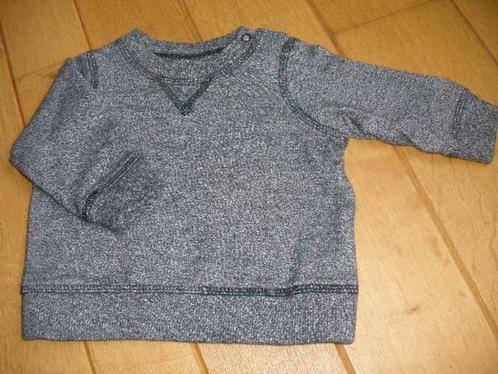 Sweater grijs wit mêlee maat 56, Kinderen en Baby's, Babykleding | Maat 56, Zo goed als nieuw, Jongetje of Meisje, Truitje of Vestje