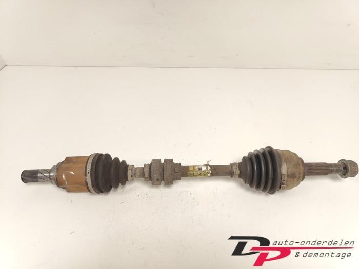 Aandrijfas links-voor van een Nissan Micra, Auto-onderdelen, Remmen en Aandrijving, Nissan, Gebruikt, 3 maanden garantie, Ophalen of Verzenden