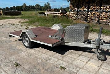 Motor  aanhanger beschikbaar voor biedingen