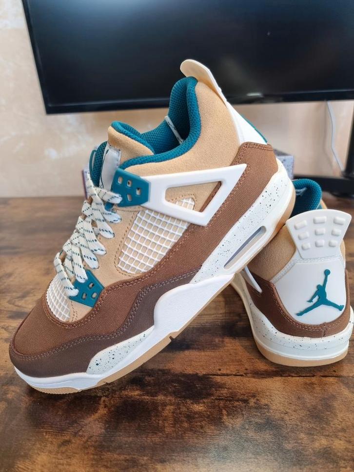 Air Jordan 4 Retro (GS) - Maat 7Y 40 - Nieuwstaat, Kinderen en Baby's, Kinderkleding | Schoenen en Sokken, Nieuw, Jongen of Meisje