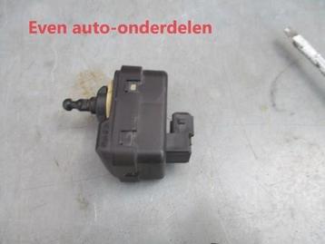 Stelmotor koplamp voor TOYOTA yaris P 13 beschikbaar voor biedingen