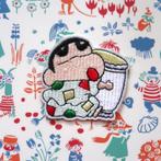 Crayon Shin Chan opstrijkplaatje patch badge embleem appliqu, Hobby en Vrije tijd, Kledingapplicaties en Hotfix, Verzenden, Nieuw