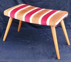 vintage Voetenbankje /poef /krukje jaren 60 /70  ( € 20 ), Antiek en Kunst, Curiosa en Brocante, Ophalen