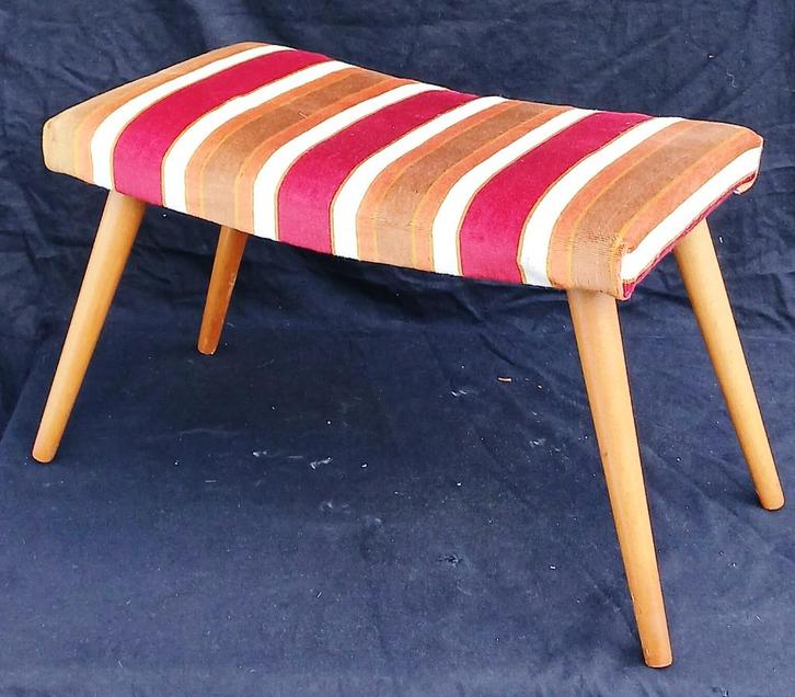vintage Voetenbankje /poef /krukje jaren 60 /70  ( € 20 ), Antiek en Kunst, Curiosa en Brocante, Ophalen