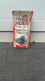 Nieuwe zak briketten, Ophalen