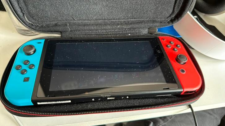 Nintendo switch met games, Spelcomputers en Games, Spelcomputers | Nintendo Switch, Zo goed als nieuw, Switch Original, Met games