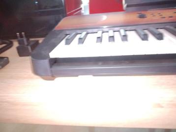 Te koop: keyboard E275 beschikbaar voor biedingen