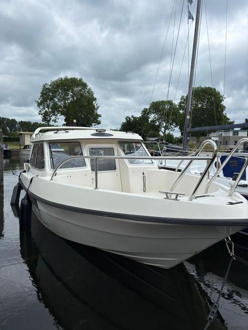 Unieke Scandinavische mid‑cabin consoleboot + schuifdak 90pk, Watersport en Boten, Vis- en Consoleboten, Gebruikt, 70 pk of meer