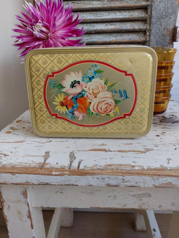 Lief blik met bloemmotief in zachte tinten, Antiek en Kunst, Antiek | Woonaccessoires, Ophalen of Verzenden