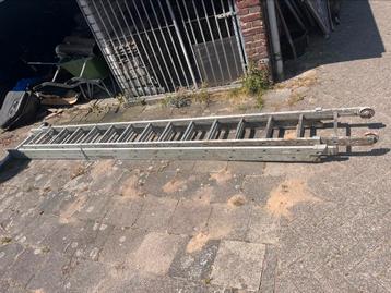Aluminium ladder 3 secties van 365cm beschikbaar voor biedingen