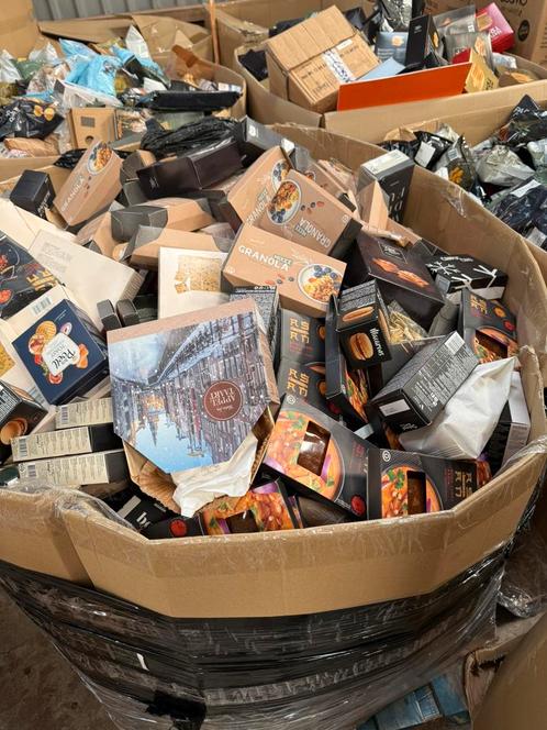 Mega Partij Kerstpakket Artikelen – ca. 16.000 stuks, Diversen, Levensmiddelen, Ophalen