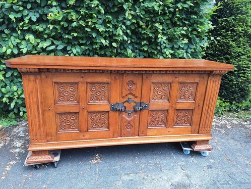 Spaans dressoir kast, Huis en Inrichting, Kasten | Dressoirs, Zo goed als nieuw, 150 tot 200 cm, 50 tot 75 cm, Met lade(s), Met deur(en)