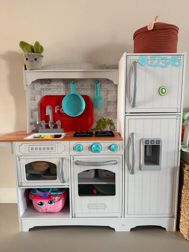 Kidkraft Speelgoedkeuken incl. accessoires, Kinderen en Baby's, Speelgoed | Speelkeukens, Zo goed als nieuw, Speelkeuken, Hout