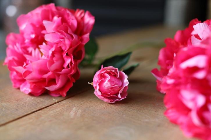 4 stelen kunstbloemen, rozen, pioenrozen, Huis en Inrichting, Woonaccessoires | Kunstplanten en Kunstbloemen, Zo goed als nieuw