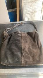 Suede bruin damestas schoudertas met ritsvak binnen, Ophalen of Verzenden, Zo goed als nieuw, Bruin, Schoudertasje