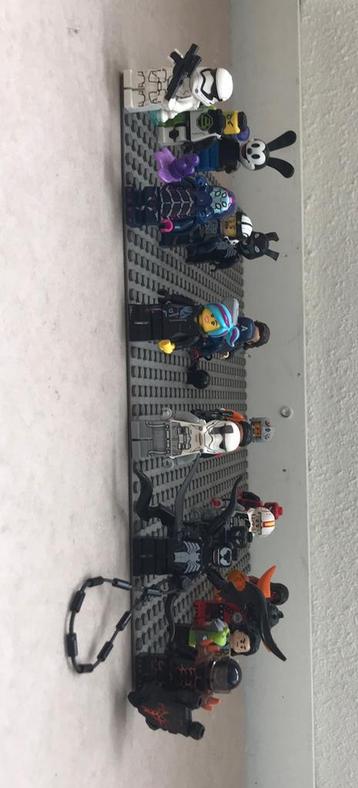 LEGO Minifigures beschikbaar voor biedingen