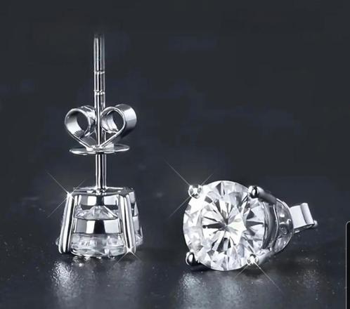 Silveren oorbellen met Moissanite 0,3ct diamanten, Sieraden, Tassen en Uiterlijk, Oorbellen, Nieuw, Zilver, Zilver, Ophalen of Verzenden